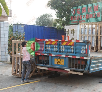 蘇州某廚房設備公司到我廠訂購的大批設備于近日出貨了