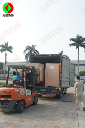 緬甸客戶訂購(gòu)的一批洗菜機(jī)及風(fēng)干設(shè)備出貨了