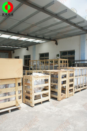 一批蔬果加工處理設(shè)備準備裝車發(fā)貨，交付客戶！