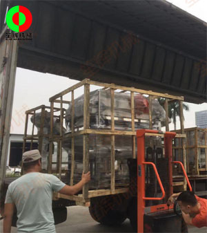 蔬果清洗加工設(shè)備按期生產(chǎn)完成，裝車發(fā)貨交付客戶！