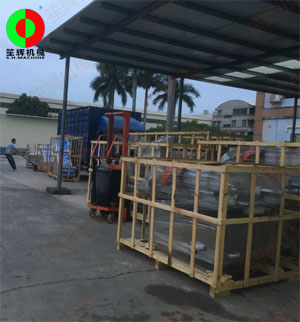 兩批客戶訂購(gòu)的兩批蔬果加工設(shè)備同時(shí)裝車發(fā)貨！