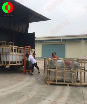 五一假期前多臺(tái)洗菜機(jī)設(shè)備裝車發(fā)貨！