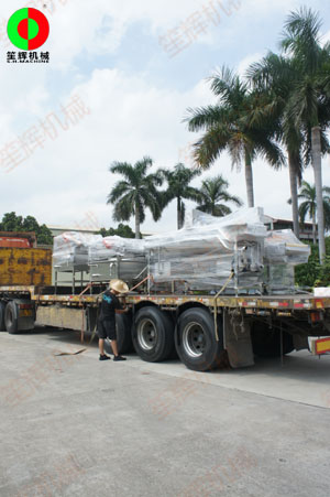 經銷定購的渦流洗菜生產線等凈菜加工設備又又又裝車發貨了！